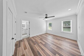 105 3rd St, Unit 739-201 in Denham Springs, LA - Building Photo - Building Photo