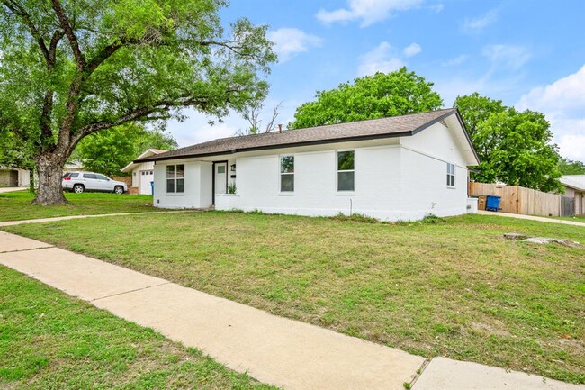 9006 Lodge Ct