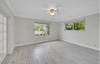 211 SE 9th Ct in Pompano Beach, FL - Foto de edificio - Building Photo