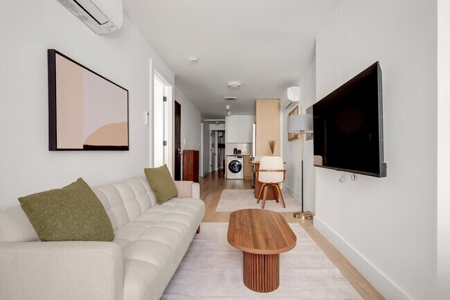 940 1st Ave in New York, NY - Building Photo - Building Photo