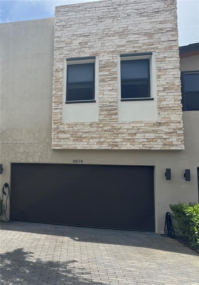 10574 NW 81st Terrace in Doral, FL - Building Photo - Building Photo