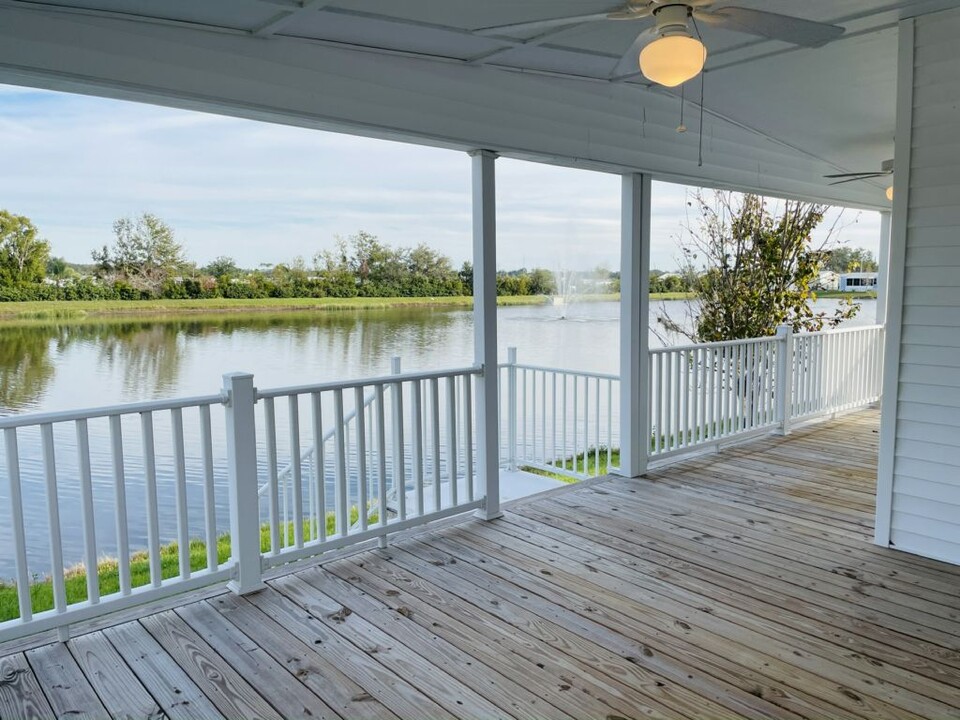 4974 Coopers Hawk Pl in Zephyrhills, FL - Foto de edificio