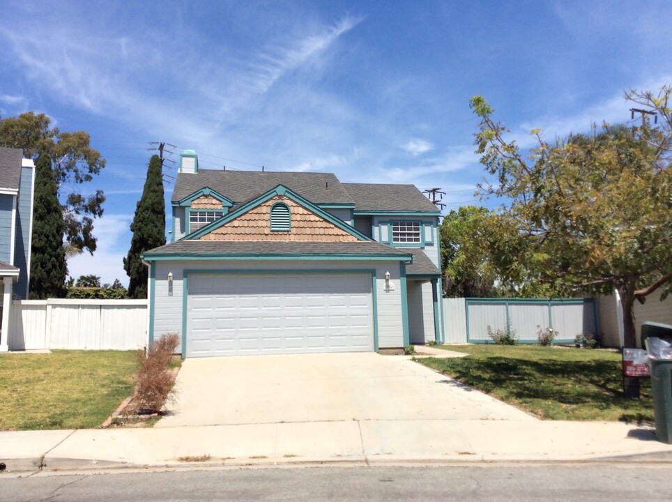 9949 Basswood Ct in Ventura, CA - Foto de edificio