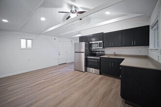 3801 SW Hamilton St-Unit -ADU in Portland, OR - Building Photo - Building Photo