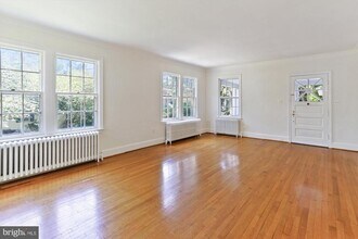 8901 Montgomery Ave in Chevy Chase, MD - Building Photo - Building Photo
