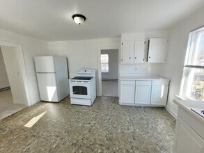 24 Eagle St in Torrington, CT - Building Photo - Building Photo