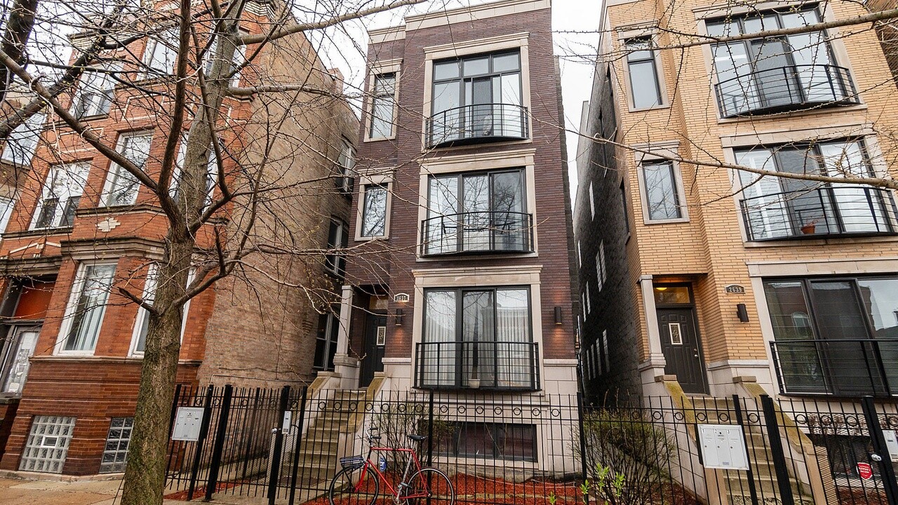 2637 W Haddon Ave, Unit # 2 in Chicago, IL - Foto de edificio