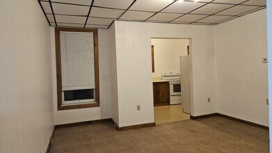 1208 Highland Ave, Unit 1 in New Castle, PA - Building Photo - Building Photo