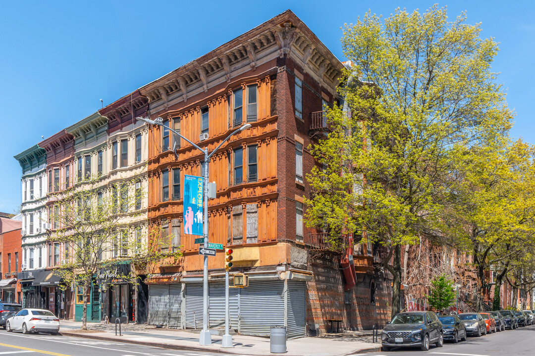 931 Fulton St in Brooklyn, NY - Foto de edificio