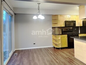 205 Port Royal Cir in Aurora, IL - Foto de edificio - Building Photo