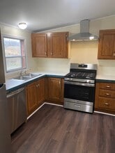 198 Lansingville Rd in Lansing, NY - Foto de edificio - Building Photo