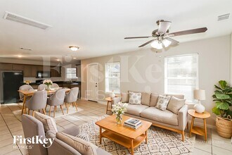 214 N Native Ln in Houston, TX - Building Photo - Building Photo