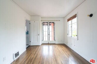 1903 N Orchid Ave in Los Angeles, CA - Building Photo - Building Photo