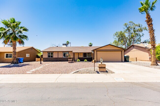 13234 N 38th Pl in Phoenix, AZ - Building Photo - Building Photo