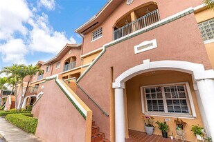 10018 Hammocks Blvd in Miami, FL - Building Photo