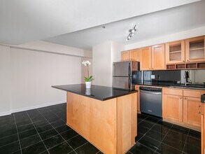 2222 Detroit Ave, Unit 306 in Cleveland, OH - Building Photo - Building Photo