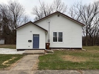 310 Park Ave in Hillsboro, IN - Building Photo