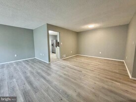 44 Cheverny Ct in Hamilton Township, NJ - Building Photo