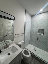 2421 N Valley Cir in La Feria, TX - Foto de edificio - Building Photo