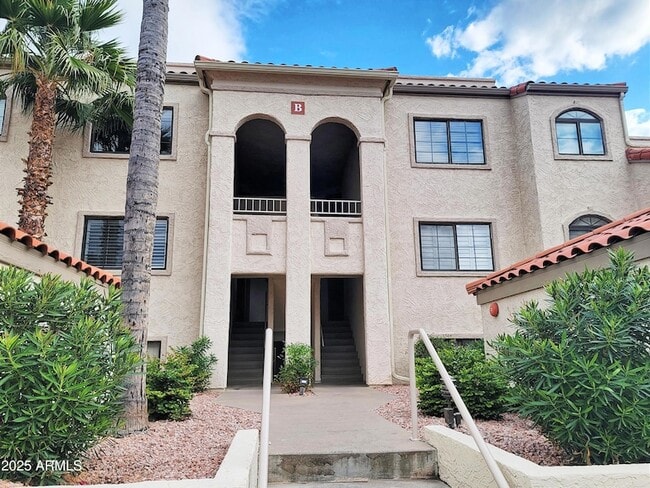 10080 E Mountainview Lake Dr, Unit 106 in Scottsdale, AZ - Building Photo - Building Photo