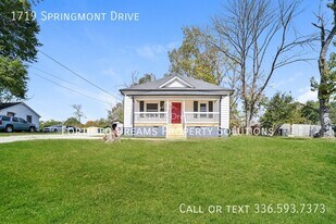 1719 Springmont Dr in Greensboro, NC - Building Photo