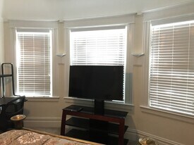 102 W Fulton St, Unit 102