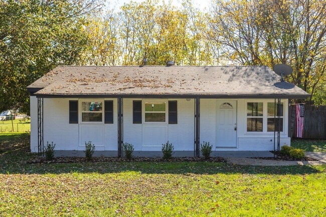 2409 NW Vining Ave in Huntsville, AL - Building Photo - Building Photo