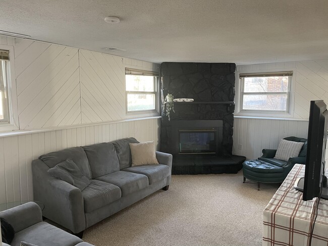 4008 White Bear Ave N, Unit White Bear Suite