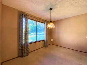 11504 SE 256th Pl in Kent, WA - Building Photo - Building Photo