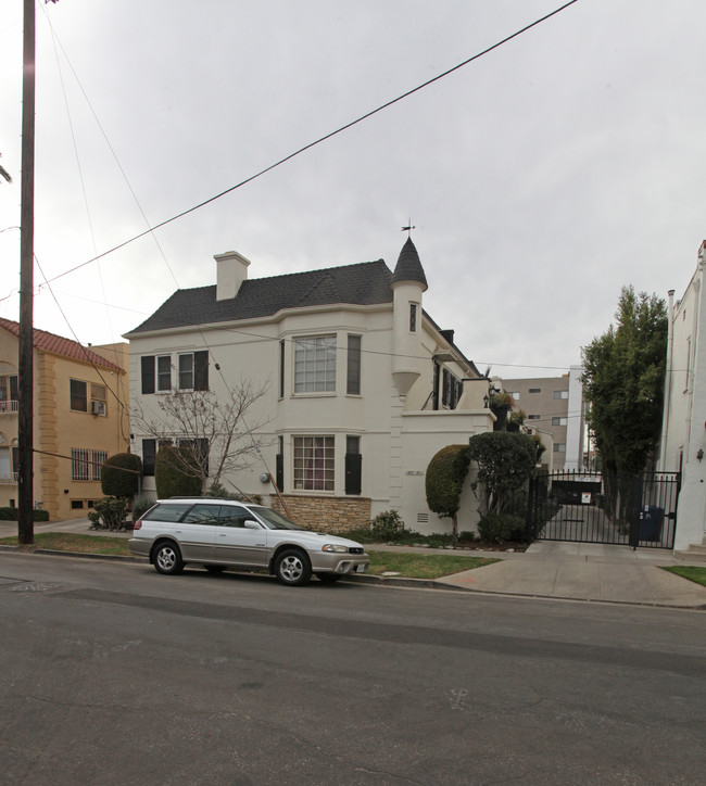 1407 N Catalina St in Los Angeles, CA - Foto de edificio - Building Photo