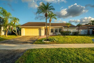 22651 SW 8th Ct in Boca Raton, FL - Building Photo - Building Photo