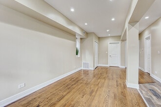 5040 W Berenice Ave in Chicago, IL - Building Photo - Building Photo