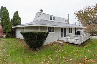 7 Cowsill Ln in Newport, RI - Building Photo - Building Photo