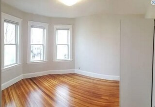 25 Fainwood Cir in Cambridge, MA - Building Photo - Building Photo