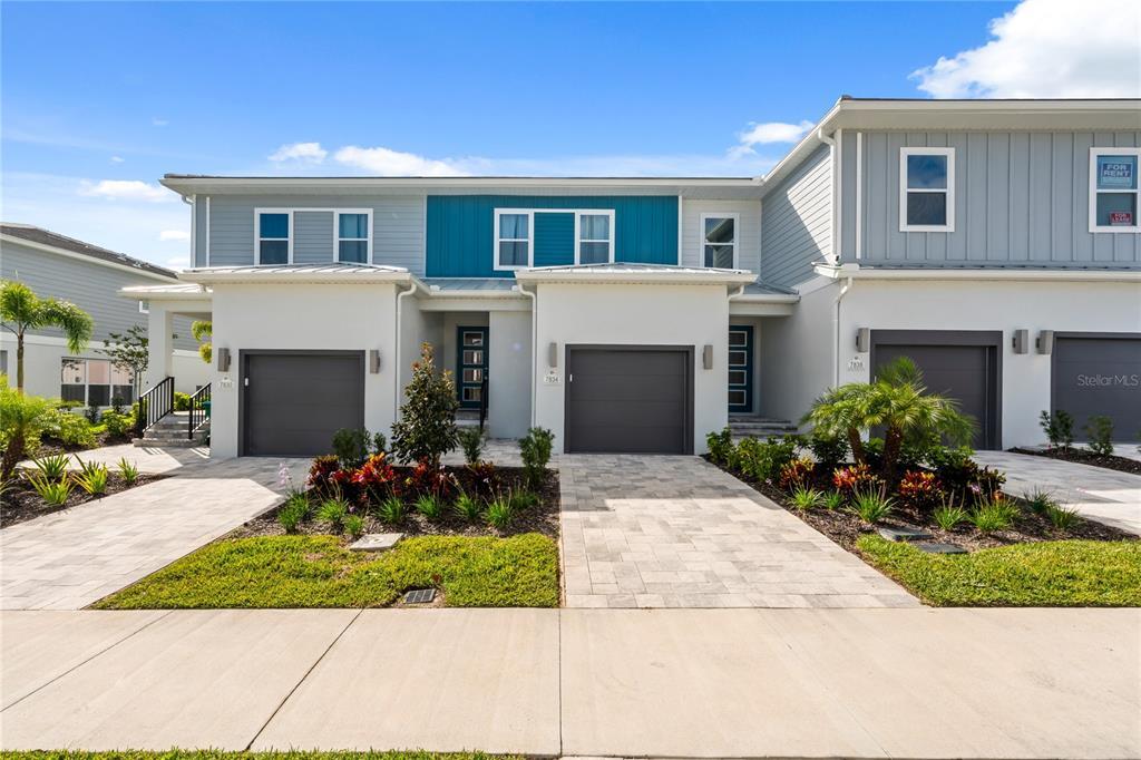 7834 Spectrum Dr in Kissimmee, FL - Building Photo