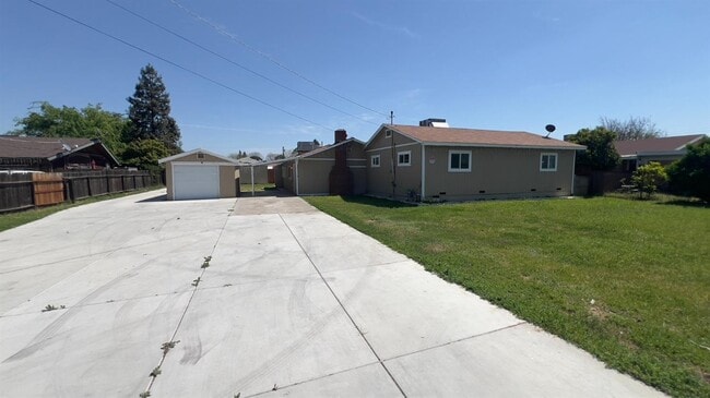 2643 Villa Ave in Clovis, CA - Building Photo - Building Photo