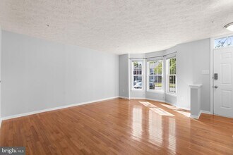 6116 Starburn Path, Unit 0610 in Columbia, MD - Building Photo - Building Photo