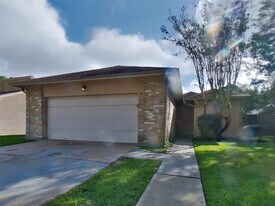 535 Shady Brook Dr in Stafford, TX - Building Photo