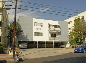 1633 N Poinsettia Pl in Los Angeles, CA - Building Photo - Building Photo