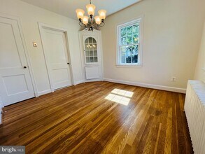 621 N Kensington St in Arlington, VA - Building Photo - Building Photo