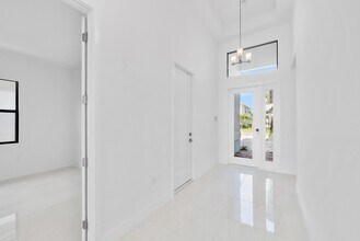 10036 Heron Flock Dr in Palm Beach Gardens, FL - Building Photo - Building Photo