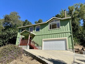 25060 Soquel San Jose Rd in Los Gatos, CA - Building Photo