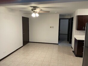 7730 Wildwood Ct in Darien, IL - Building Photo - Building Photo