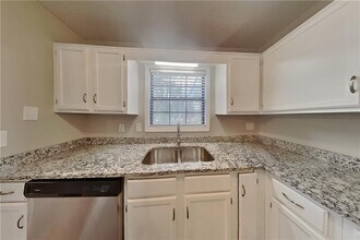 140 Linda Ln in Powder Springs, GA - Building Photo - Building Photo