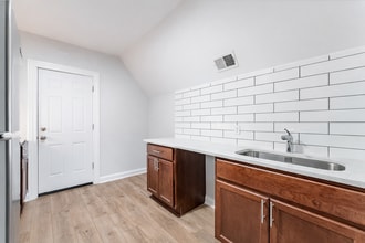 6337 W Patterson Ave, Unit 2 in Chicago, IL - Building Photo - Building Photo