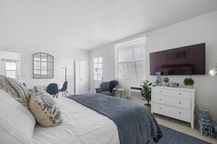 172 N County Rd in Palm Beach, FL - Building Photo