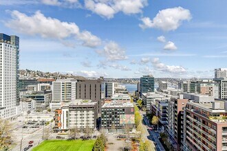 820 Blanchard St in Seattle, WA - Building Photo - Building Photo