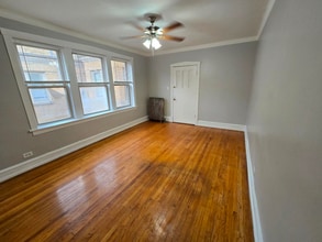 4827 N Springfield Ave, Unit 3A in Chicago, IL - Foto de edificio - Building Photo