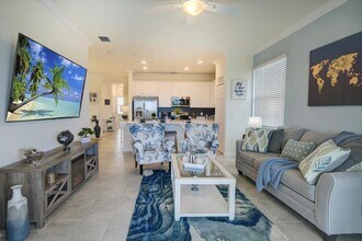 17810 Gawthrop Dr in Bradenton, FL - Foto de edificio - Building Photo