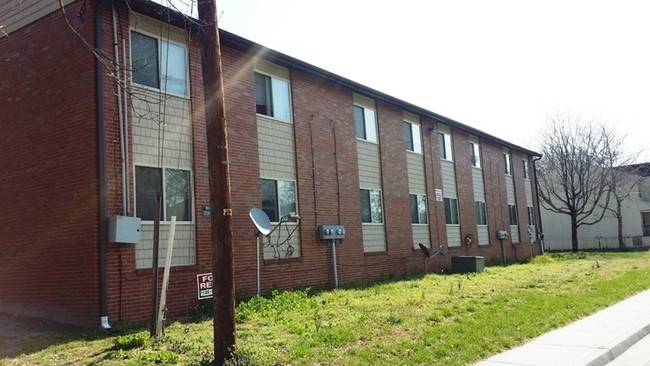 1805 Bower St in Norfolk, VA - Building Photo - Building Photo